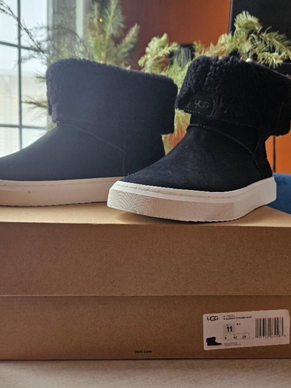 UGG Cute Cuffable Mini Boot 11 New